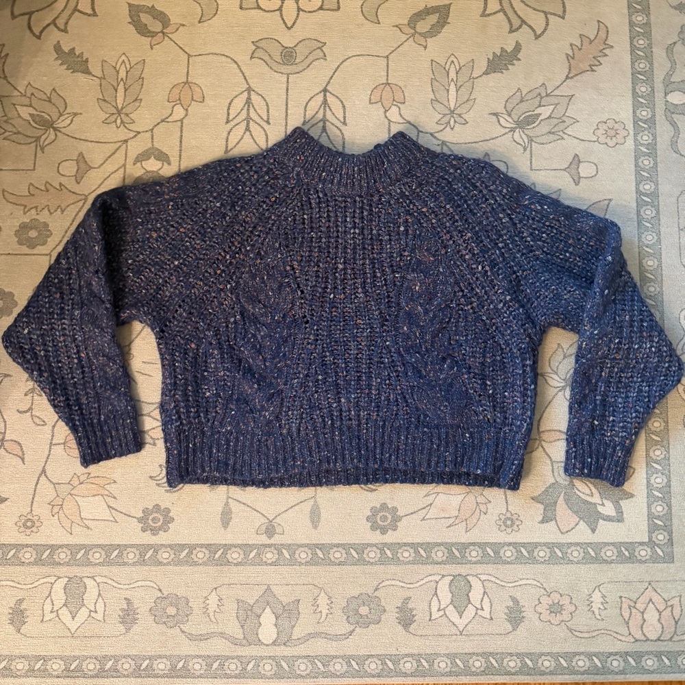 Dreamers women’s fleck cable knit sweater in navy blue size small cropped